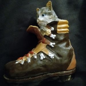 No name cat in a cowboys clay boot. Size 0. For decoration only
